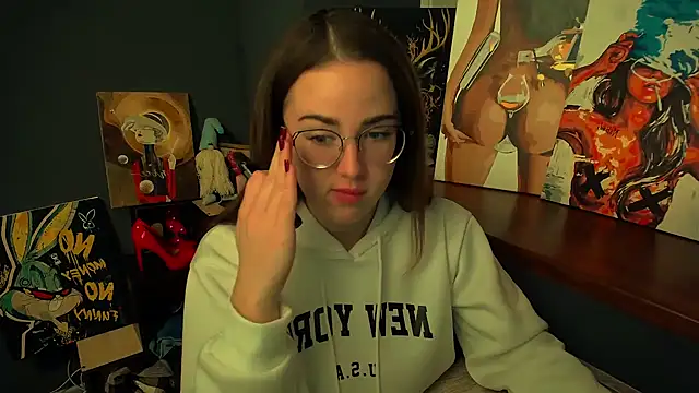 luxie milady online show from February 18, 2:02 pm