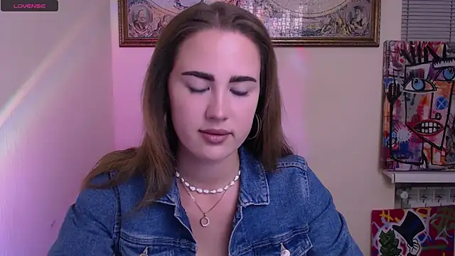 luxie milady online show from June 17, 12:40 pm