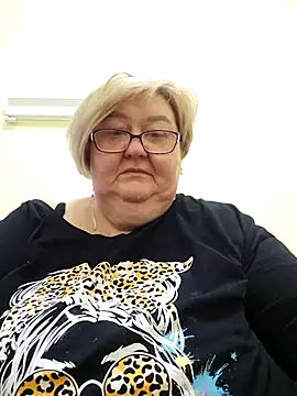 Awn290668 online show from October 3, 4:04 pm