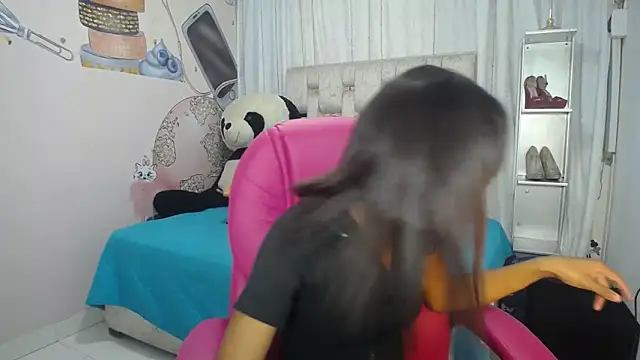 EMMA SWEETT1 online show from November 15, 6:37 pm