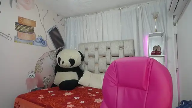 EMMA SWEETT1 online show from November 30, 12:42 pm