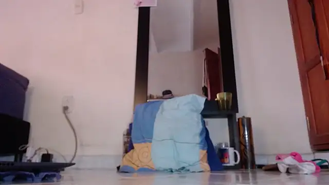 Snapshot of carlajames_ chatting on October 3, 11:29 am carlajames online show from October 3, 11:29 am