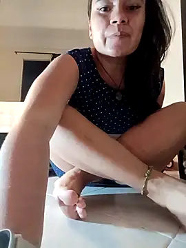 Snapshot of carlajames_ chatting on October 7, 11:46 pm carlajames online show from October 7, 11:46 pm