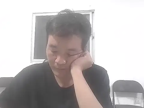 kisstoyousoon2024 online show from November 18, 8:02 pm