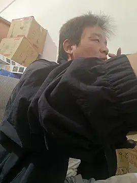 kisstoyousoon2024 online show from February 18, 11:28 am