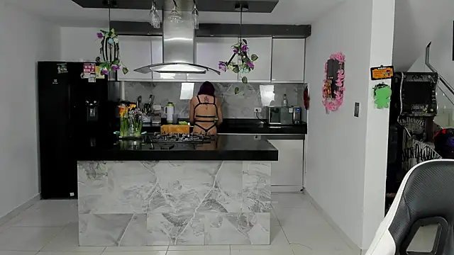 vicky wendy hot sexx online show from June 11, 5:27 am