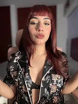 veronicaapink online show from October 4, 1:36 am