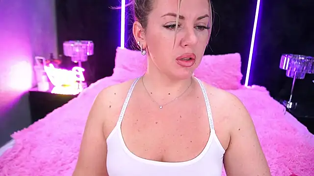 KiraCandyS online show from December 13, 1:48 am