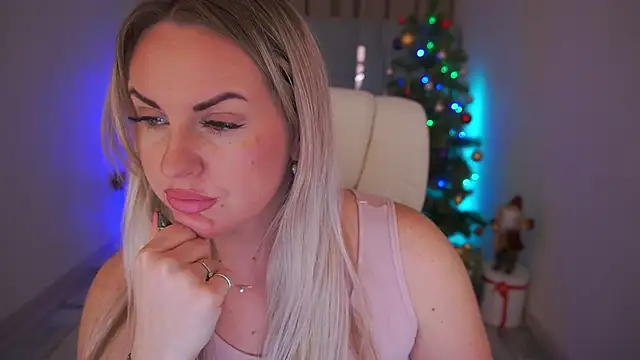 KiraCandyS online show from December 24, 8:49 pm