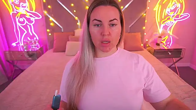 KiraCandyS online show from May 9, 7:08 pm