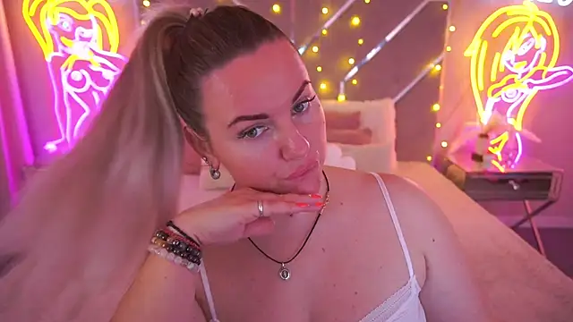 KiraCandyS online show from May 10, 8:03 pm