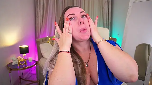 KiraCandyS online show from May 11, 8:39 pm