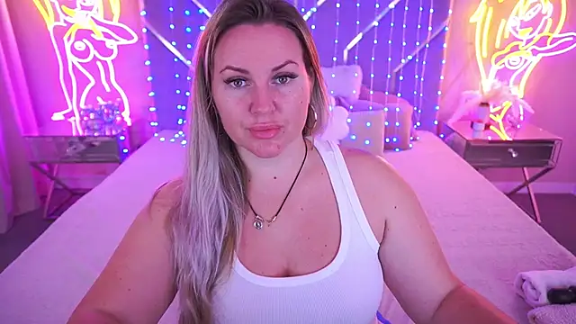 KiraCandyS online show from May 25, 8:37 pm