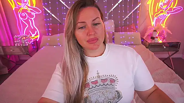 KiraCandyS online show from June 3, 8:03 pm
