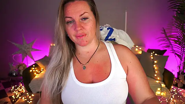 KiraCandyS online show from June 4, 8:04 pm