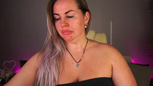 KiraCandyS online show from June 13, 8:07 pm