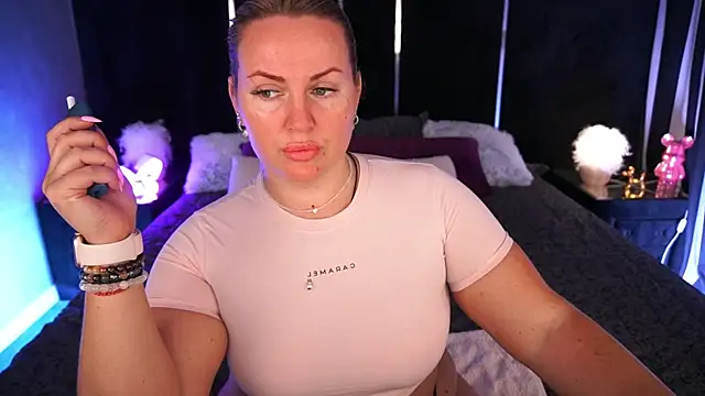KiraCandyS online show from July 4, 9:21 pm