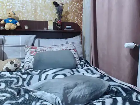 Snapshot of Emmatoo chatting on February 23, 5:29 pm Emmatoo online show from February 23, 5:29 pm