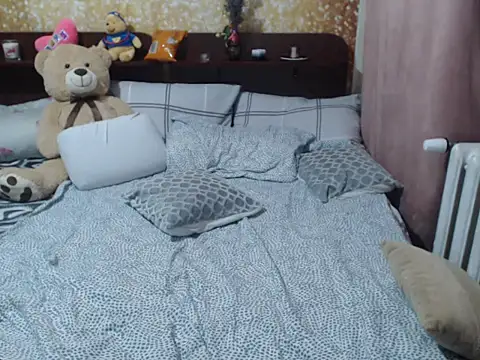 Snapshot of Emmatoo chatting on February 27, 8:28 am Emmatoo online show from February 27, 8:28 am