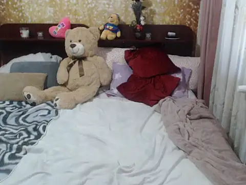 Snapshot of Emmatoo chatting on March 9, 2:54 pm Emmatoo online show from March 9, 2:54 pm