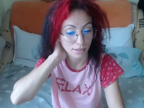 Snapshot of Emmatoo chatting on September 12, 9:53 am Emmatoo online show from September 12, 9:53 am