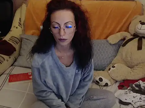 Snapshot of Emmatoo chatting on September 29, 8:35 pm Emmatoo online show from September 29, 8:35 pm