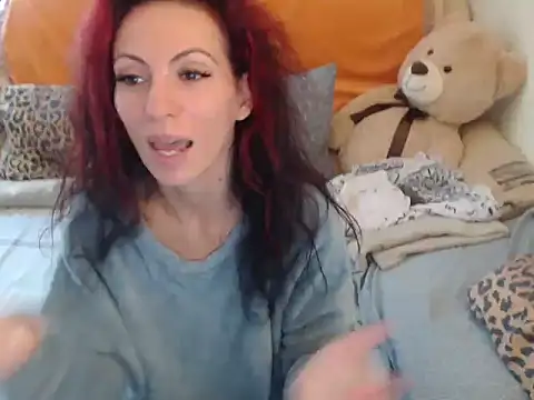 Snapshot of Emmatoo chatting on September 30, 12:10 pm Emmatoo online show from September 30, 12:10 pm