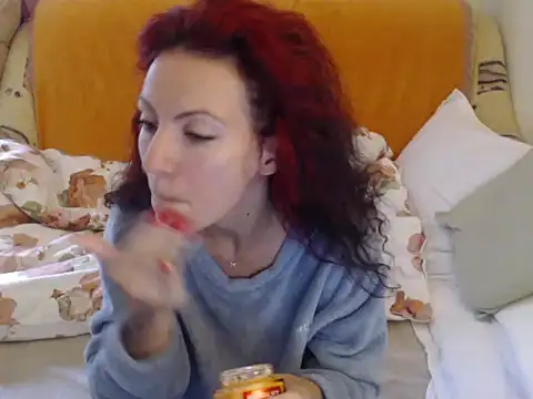 Snapshot of Emmatoo chatting on October 3, 8:44 am Emmatoo online show from October 3, 8:44 am