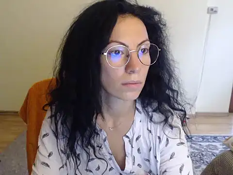 Snapshot of Emmatoo chatting on October 9, 10:13 am Emmatoo online show from October 9, 10:13 am