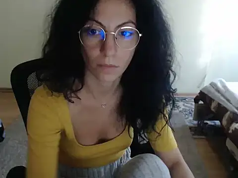 Snapshot of Emmatoo chatting on October 13, 1:33 pm Emmatoo online show from October 13, 1:33 pm