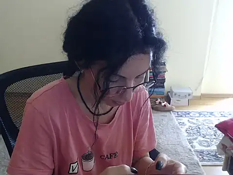 Snapshot of Emmatoo chatting on October 16, 9:32 am Emmatoo online show from October 16, 9:32 am