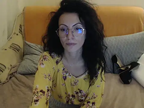 Snapshot of Emmatoo chatting on October 29, 8:32 pm Emmatoo online show from October 29, 8:32 pm