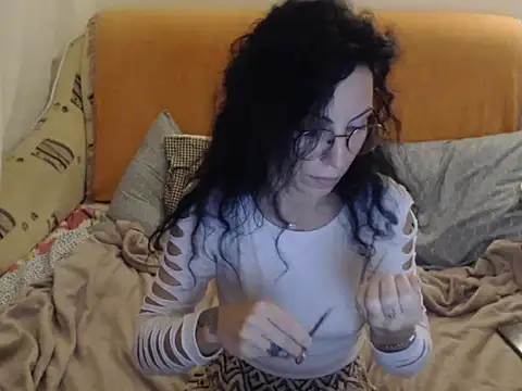 Snapshot of Emmatoo chatting on November 2, 10:56 pm Emmatoo online show from November 2, 10:56 pm