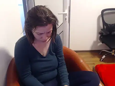 Emmatoo online show from March 10, 8:14 pm