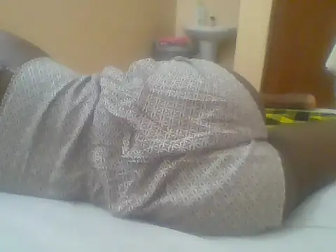 Snapshot of Pretty_ellahh chatting on February 17, 9:50 am Pretty ellahh online show from February 17, 9:50 am