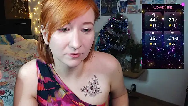 Snapshot of licentia__poetica chatting on December 31, 10:45 pm licentia poetica online show from December 31, 10:45 pm