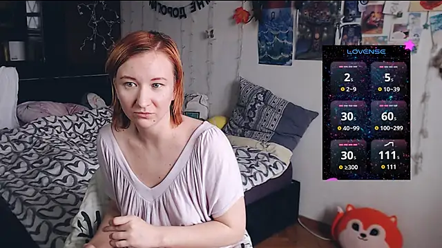 Snapshot of licentia__poetica chatting on February 11, 10:26 am licentia poetica online show from February 11, 10:26 am