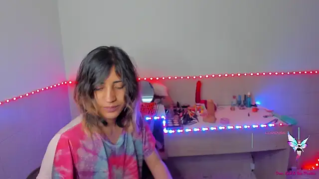 linnie  online show from September 16, 8:32 pm