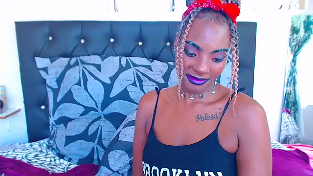 Snapshot of SAVAGExBOO chatting on December 13, 10:08 am SAVAGExBOO online show from December 13, 10:08 am