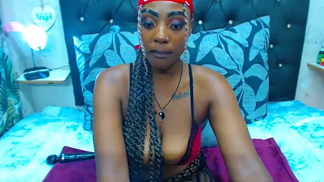 Snapshot of SAVAGExBOO chatting on December 18, 7:08 pm SAVAGExBOO online show from December 18, 7:08 pm