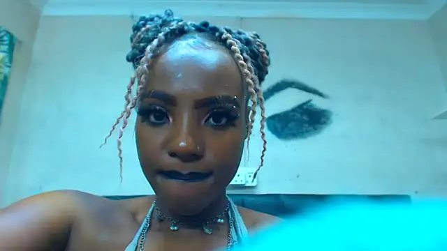 Snapshot of SAVAGExBOO chatting on December 20, 1:47 am SAVAGExBOO online show from December 20, 1:47 am