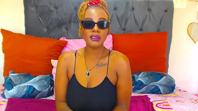 Snapshot of SAVAGExBOO chatting on February 27, 11:41 am SAVAGExBOO online show from February 27, 11:41 am