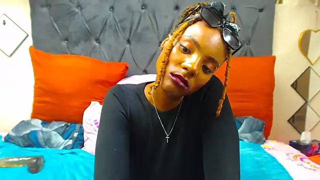 Snapshot of SAVAGExBOO chatting on March 6, 1:16 am SAVAGExBOO online show from March 6, 1:16 am