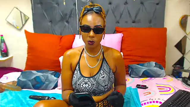 Snapshot of SAVAGExBOO chatting on March 22, 8:48 pm SAVAGExBOO online show from March 22, 8:48 pm