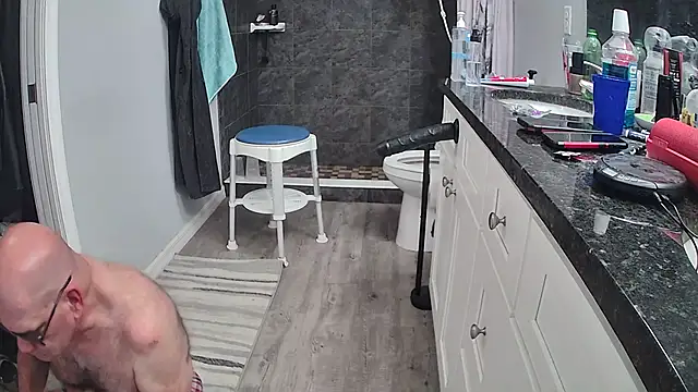 Snapshot of lou63ponce chatting on March 8, 8:45 pm lou63ponce online show from March 8, 8:45 pm