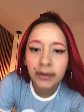 Snapshot of HannaRed_ chatting on March 13, 6:34 pm HannaRed online show from March 13, 6:34 pm