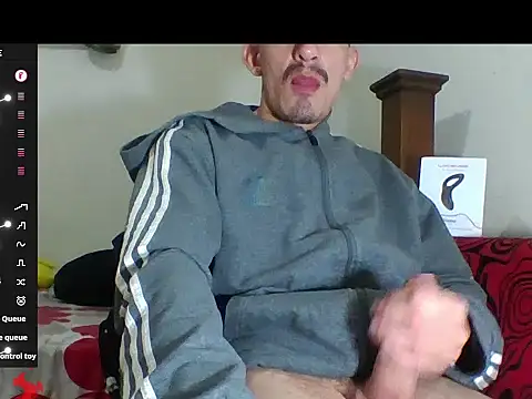 Snapshot of trebollhht chatting on January 22, 3:40 pm trebollhht online show from January 22, 3:40 pm