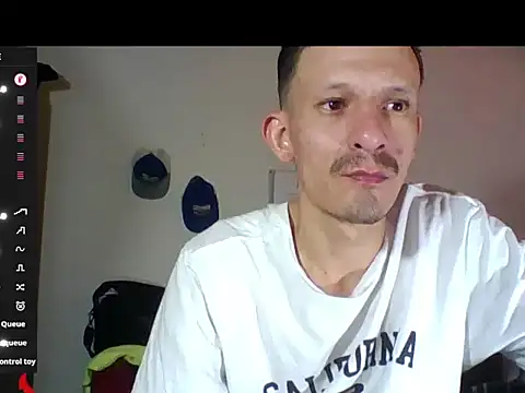 Snapshot of trebollhht chatting on February 2, 3:32 am trebollhht online show from February 2, 3:32 am