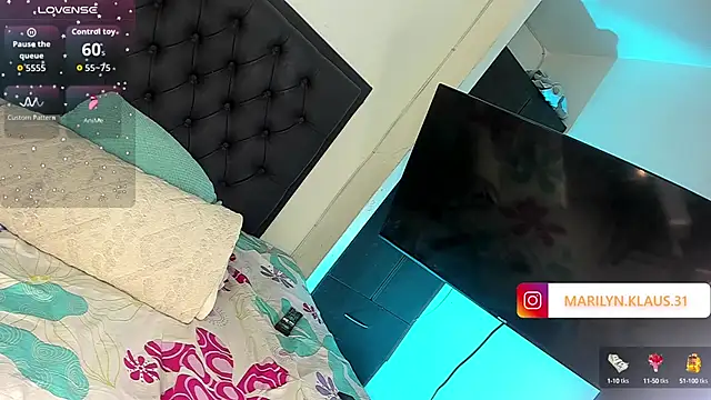 Maryonthemoon online show from September 22, 2:41 pm