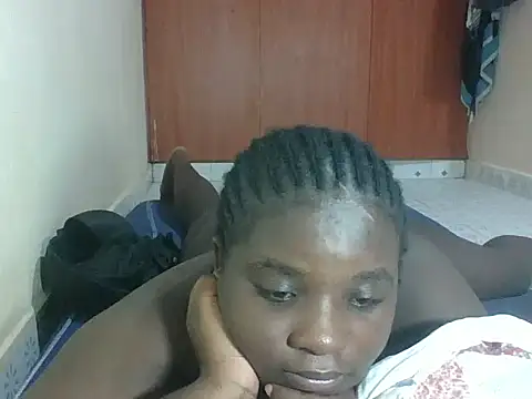 hotebbbyy online show from May 2, 3:33 am
